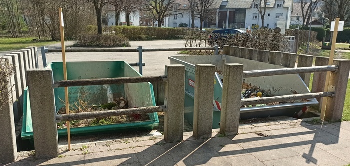 Abfallcontainer beim Friedhof Buchenbach, Bild: Gemeinde Buchenbach